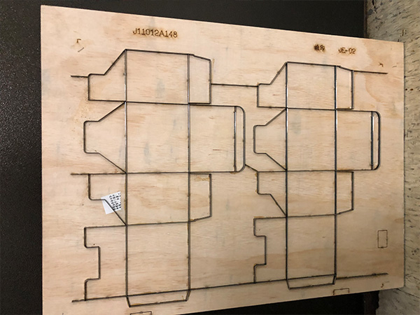 Die-Cutting for carfboard box