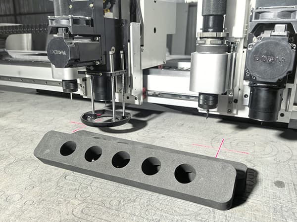 CNC-Foam-Cutting-Machine-for-Inserts